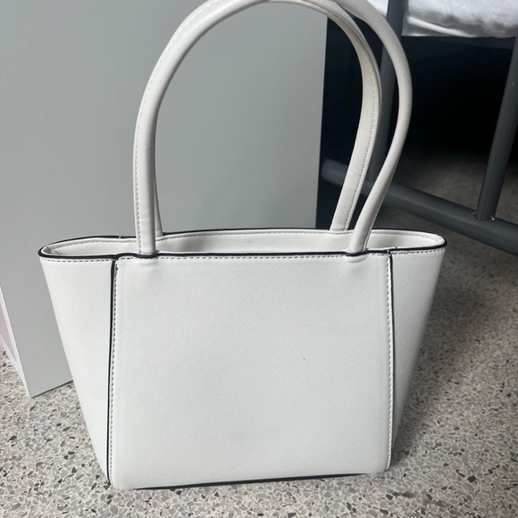 White Handbag with Bow Accent - Picture 2 of 5